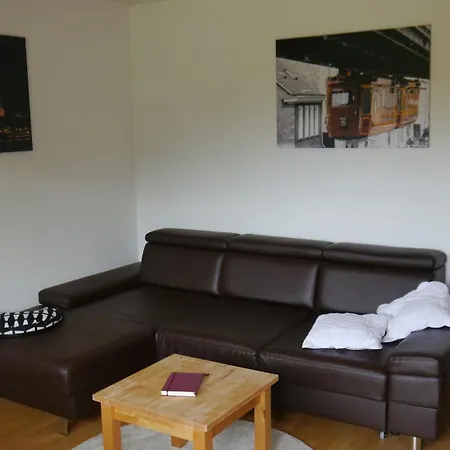 Brunsbachtal 아파트 *